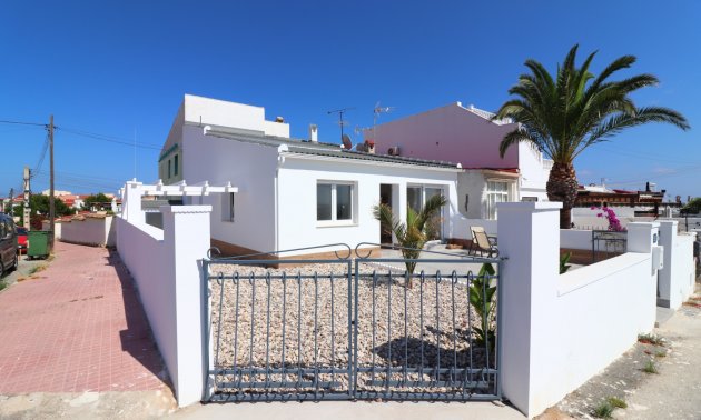 Reventa - Bungalow -
Ciudad Quesada - Altos de Quesada