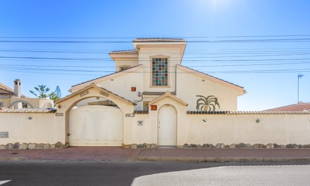 Resale - Villa -
Ciudad Quesada - Ciudad Quesada - Town