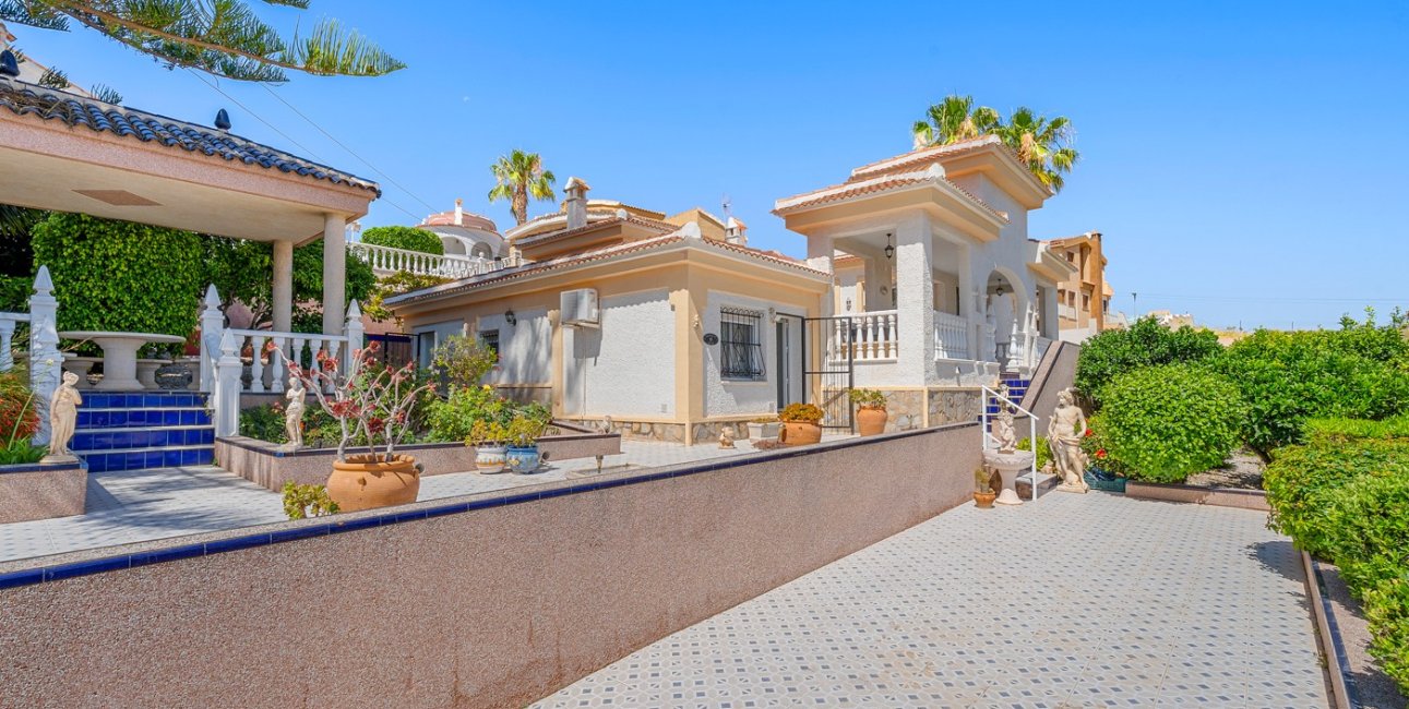 Resale - Villa -
Ciudad Quesada - La Marquesa