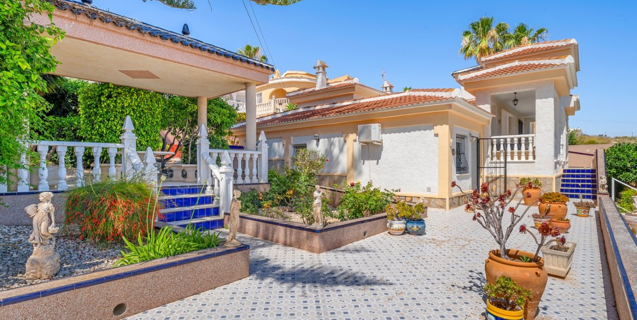 Resale - Villa -
Ciudad Quesada - La Marquesa