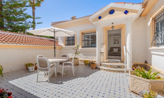 Resale - Villa -
Ciudad Quesada - La Marquesa