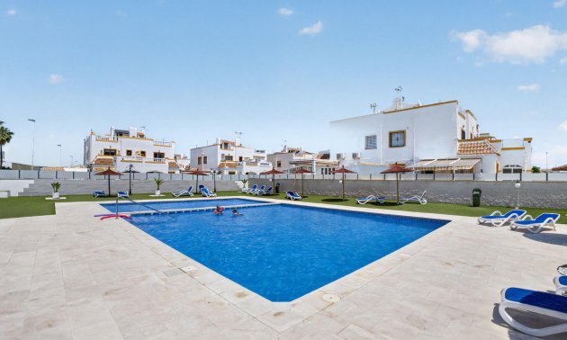 Resale - Townhouse -
Torrevieja - Jardin Del Mar