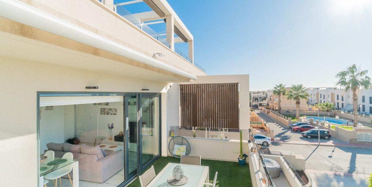 Resale - Townhouse -
Orihuela Costa - Villamartin
