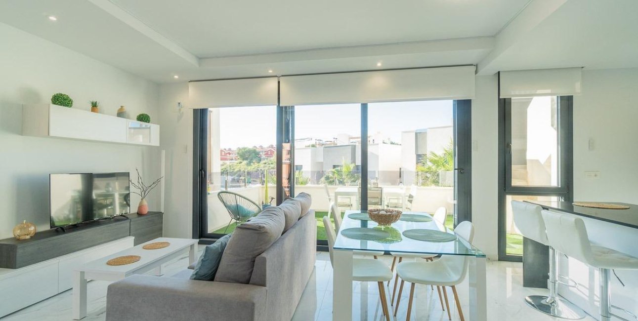 Resale - Townhouse -
Orihuela Costa - Villamartin