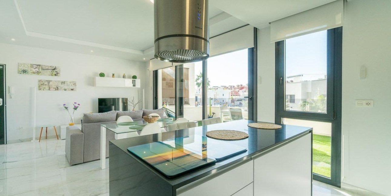 Resale - Townhouse -
Orihuela Costa - Villamartin