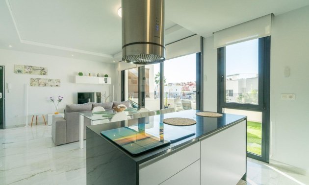 Resale - Townhouse -
Orihuela Costa - Villamartin