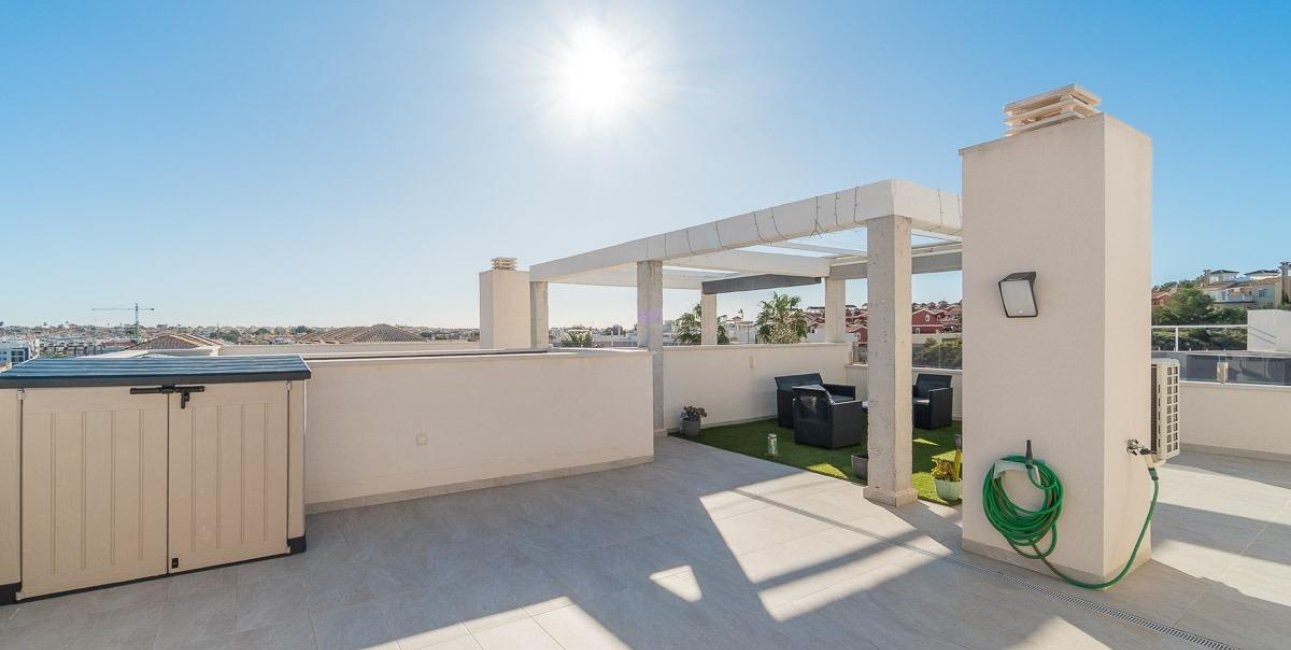 Resale - Townhouse -
Orihuela Costa - Villamartin