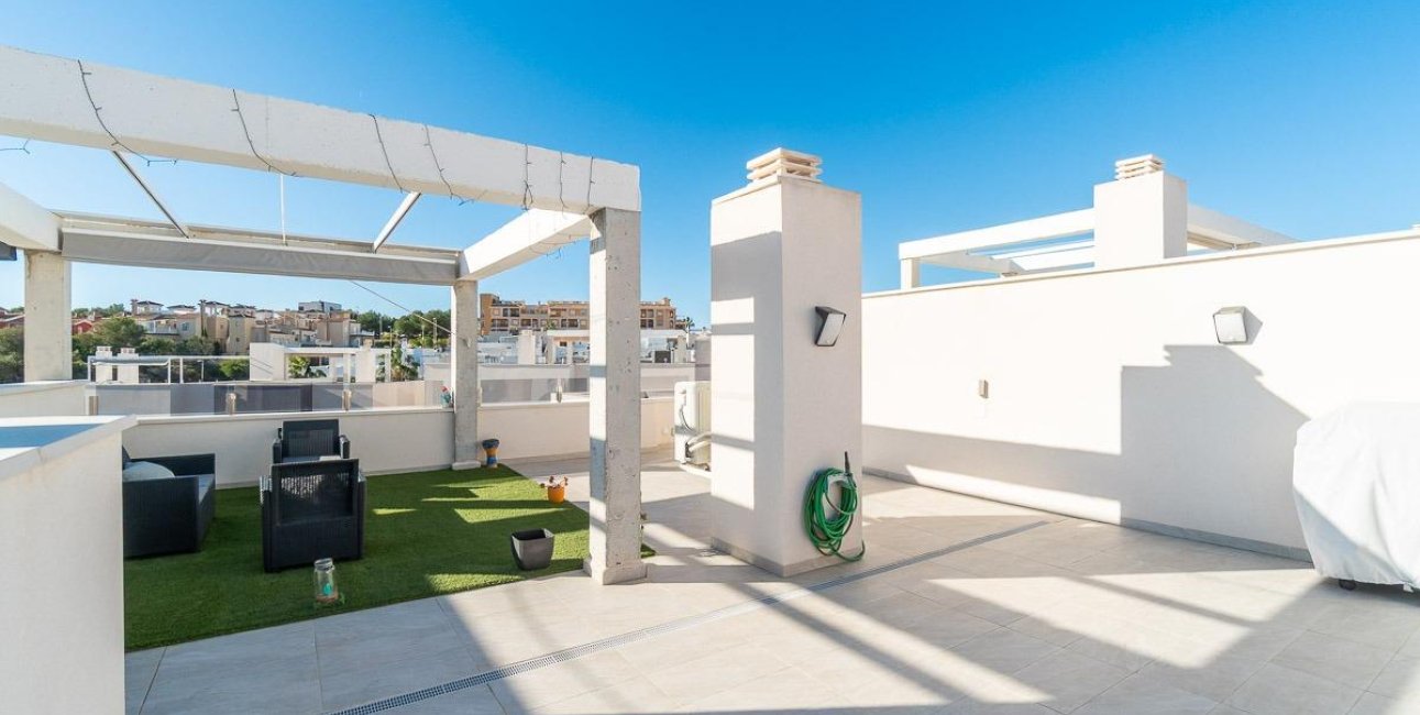 Resale - Townhouse -
Orihuela Costa - Villamartin