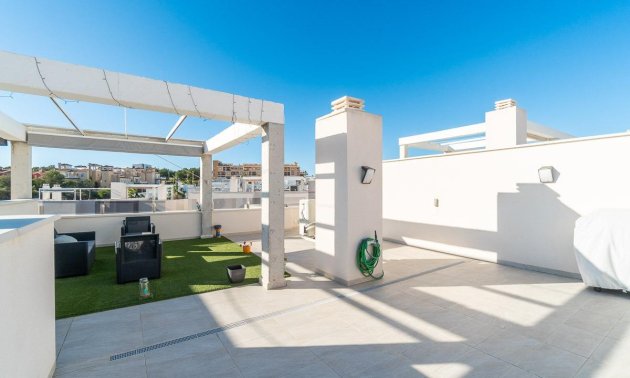 Resale - Townhouse -
Orihuela Costa - Villamartin