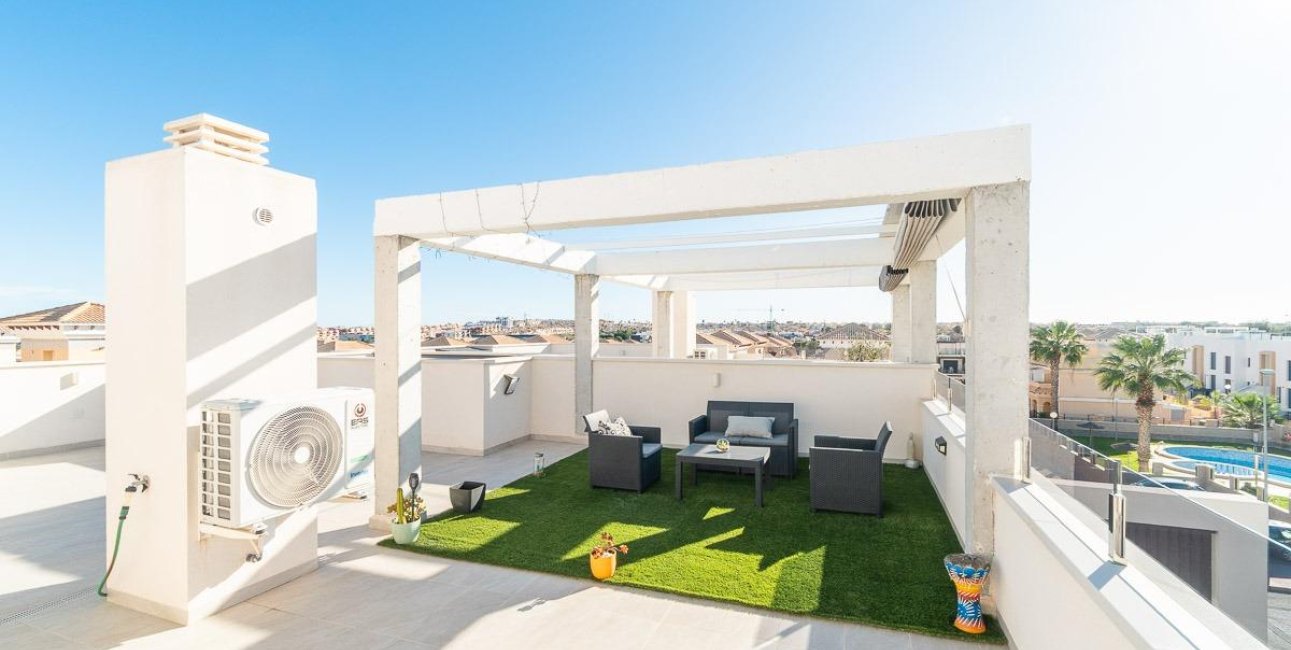 Resale - Townhouse -
Orihuela Costa - Villamartin