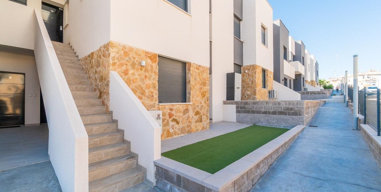Resale - Townhouse -
Orihuela Costa - Villamartin