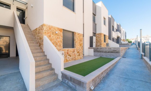 Resale - Townhouse -
Orihuela Costa - Villamartin