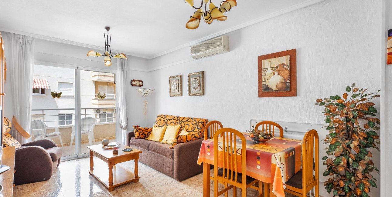 Resale - Apartment / flat -
Torrevieja - Estacion de autobuses