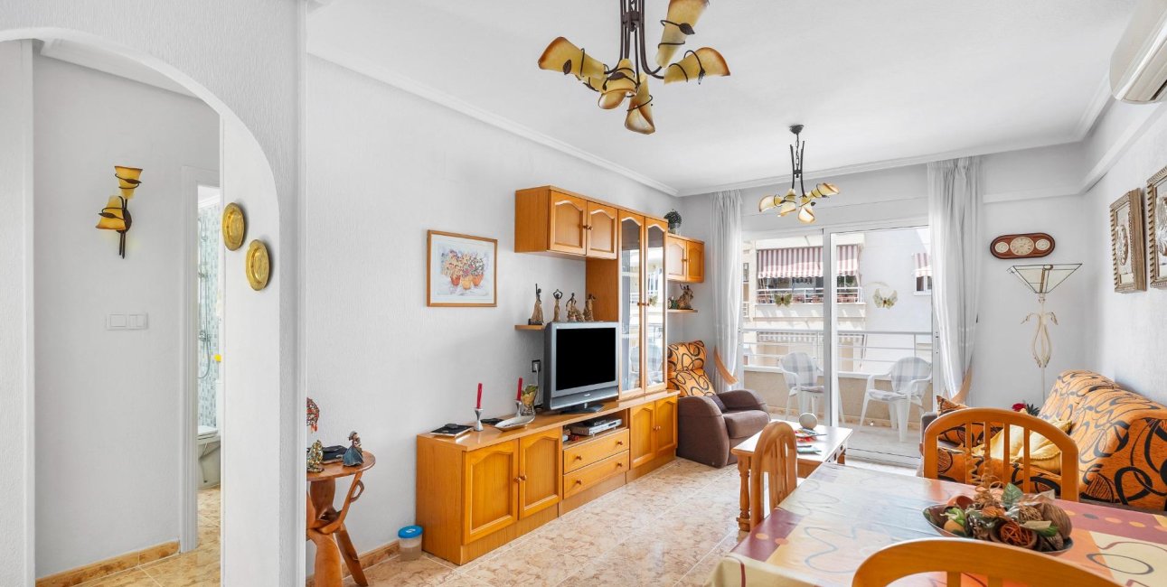 Resale - Apartment / flat -
Torrevieja - Estacion de autobuses
