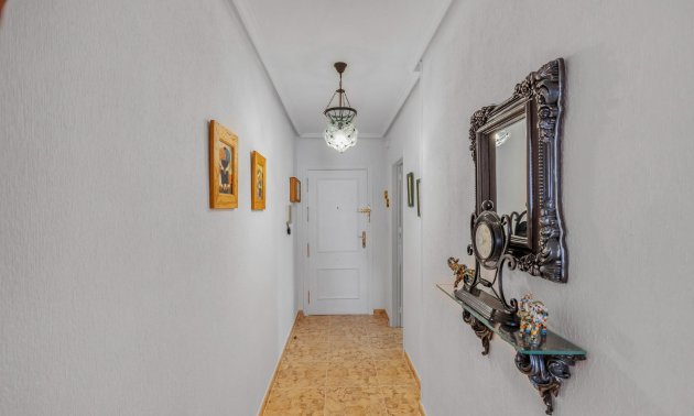 Resale - Apartment / flat -
Torrevieja - Estacion de autobuses