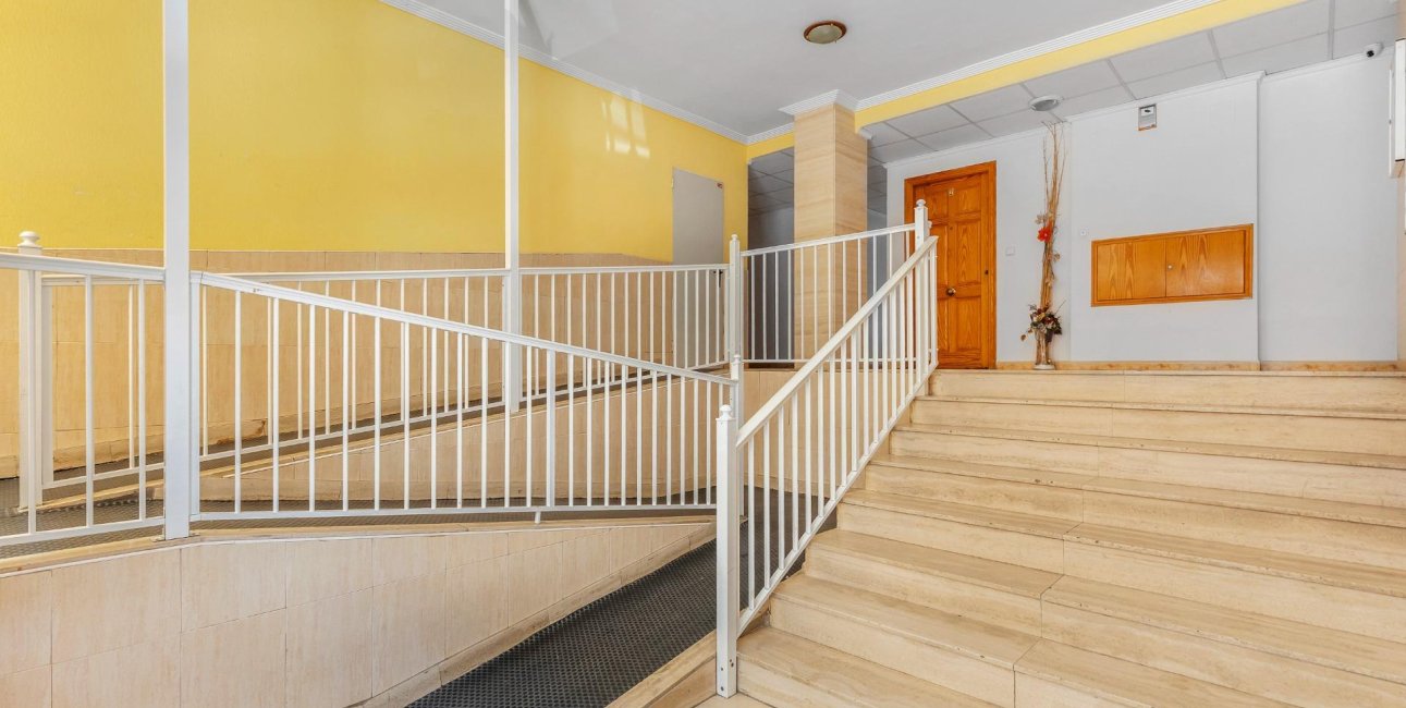 Resale - Apartment / flat -
Torrevieja - Estacion de autobuses