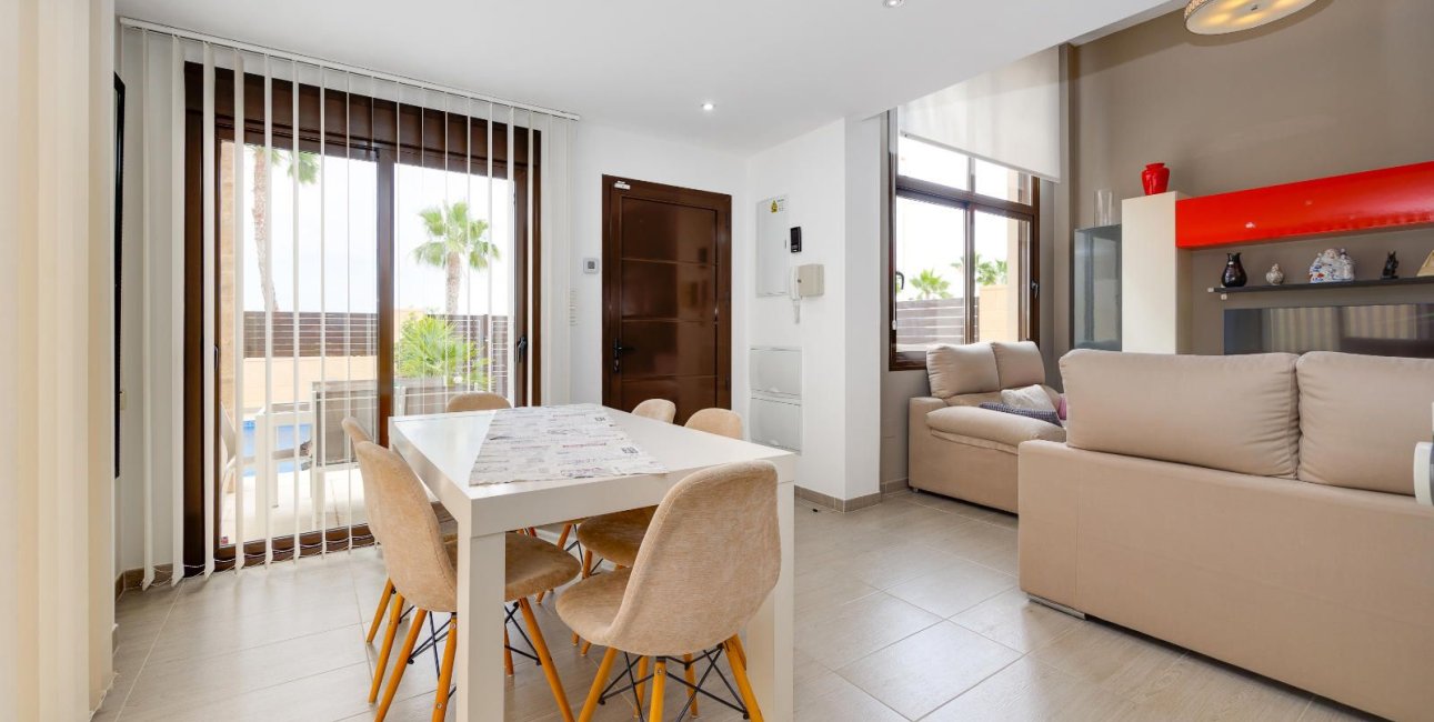 Reventa - Villa -
Rojales