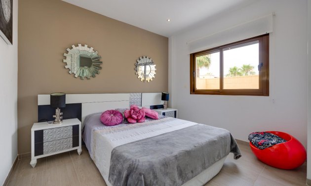 Reventa - Villa -
Rojales
