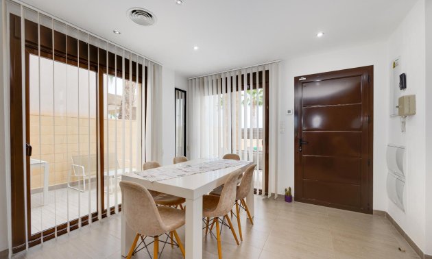 Reventa - Villa -
Rojales