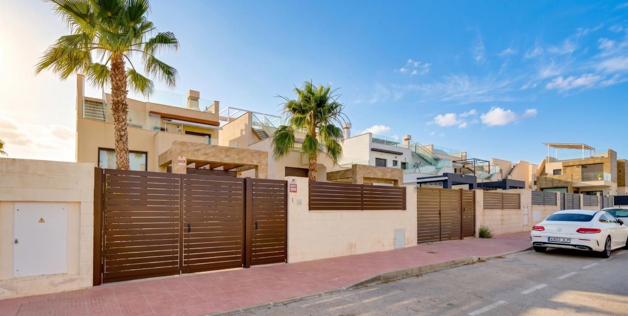 Reventa - Villa -
Rojales