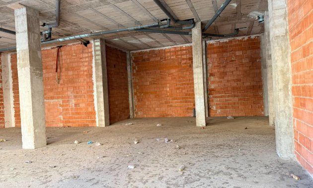 New Build - Commercial -
Almoradí - Almoradí Centro