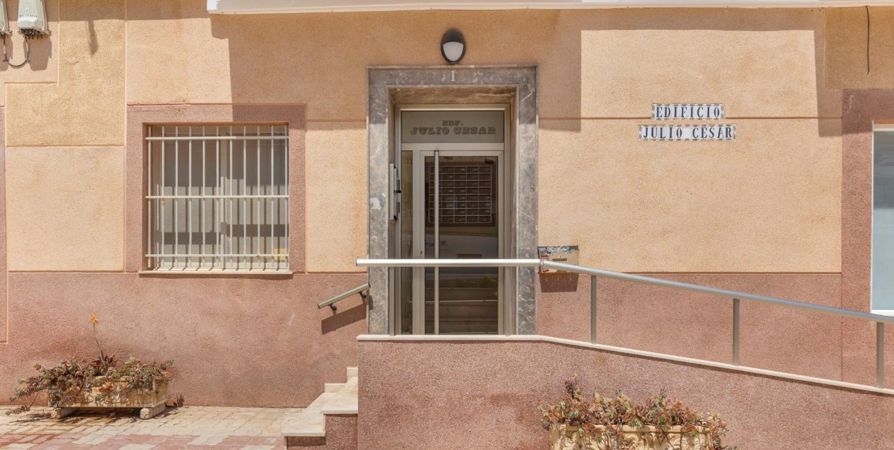 Resale - Apartment / flat -
Torrevieja - La Mata