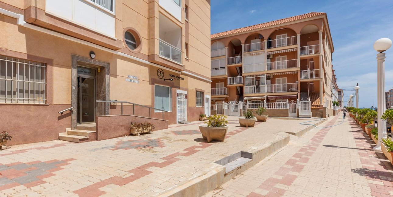 Resale - Apartment / flat -
Torrevieja - La Mata