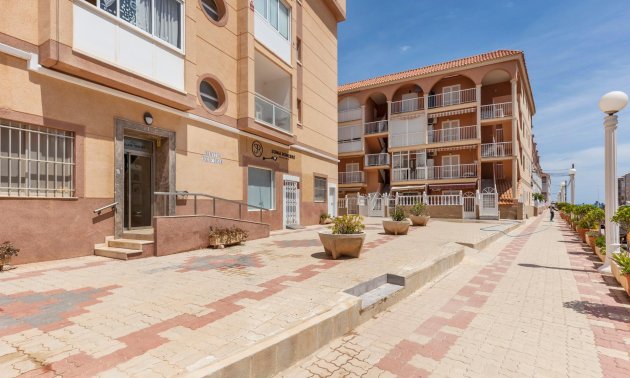 Resale - Apartment / flat -
Torrevieja - La Mata