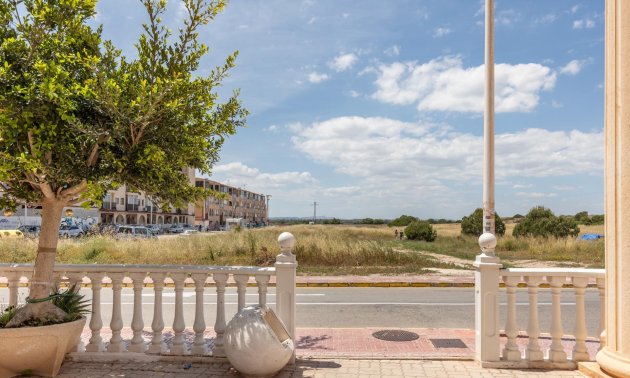 Resale - Apartment / flat -
Torrevieja - La Mata