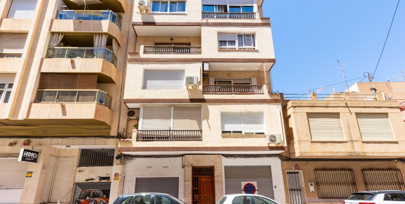Resale - Apartment / flat -
Torrevieja - Puerto Deportivo