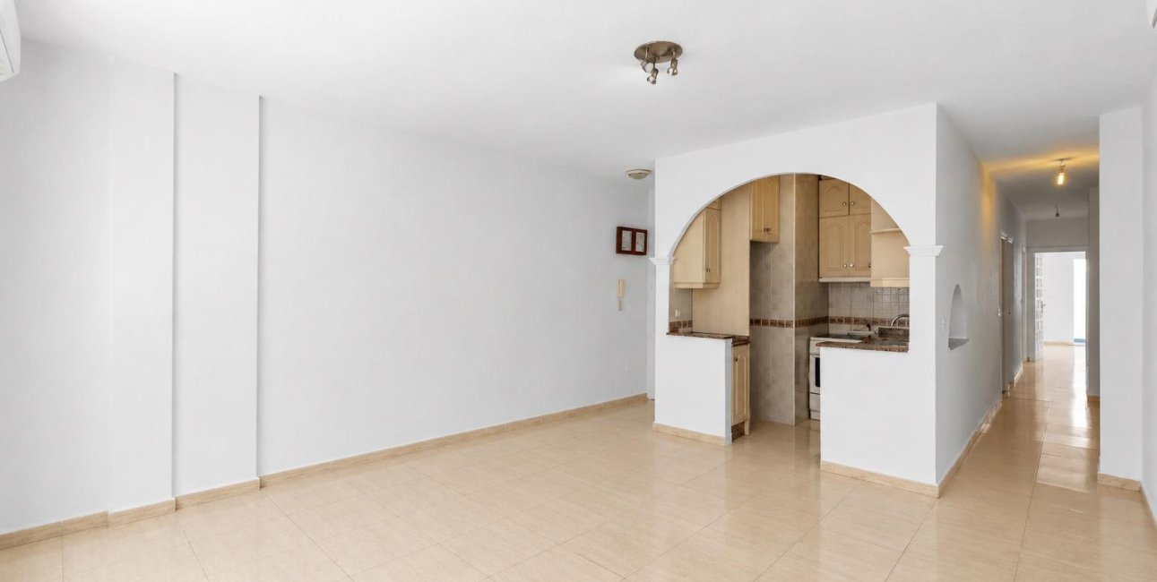 Resale - Apartment / flat -
Torrevieja - Puerto Deportivo