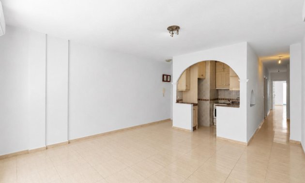 Resale - Apartment / flat -
Torrevieja - Puerto Deportivo