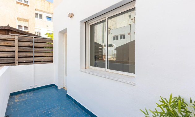 Resale - Apartment / flat -
Torrevieja - Puerto Deportivo