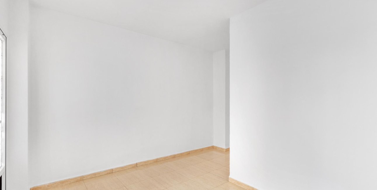Resale - Apartment / flat -
Torrevieja - Puerto Deportivo