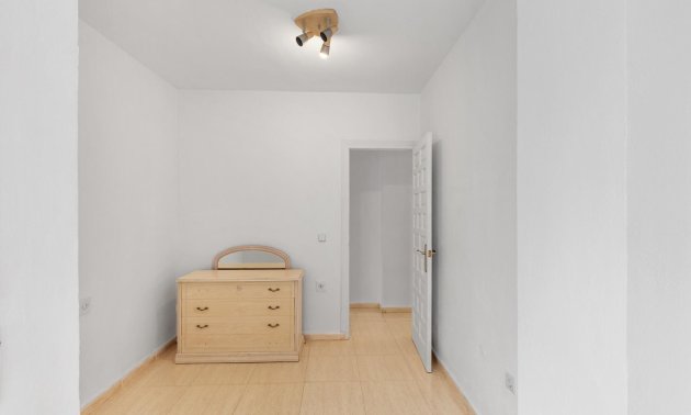 Resale - Apartment / flat -
Torrevieja - Puerto Deportivo