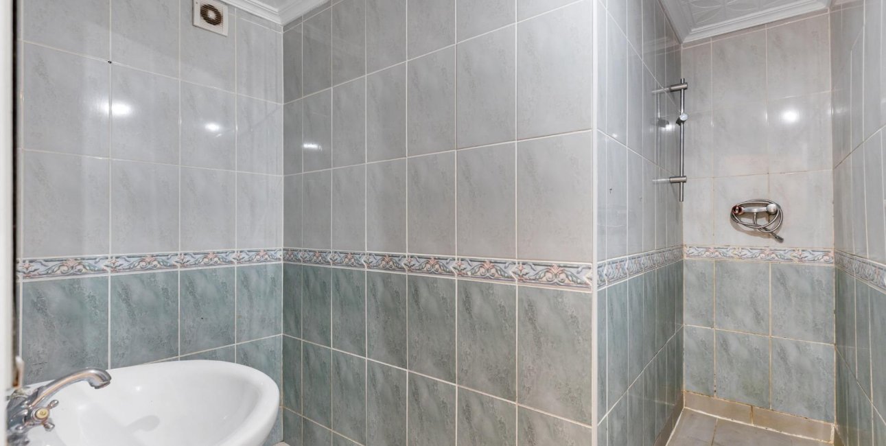 Resale - Apartment / flat -
Torrevieja - Puerto Deportivo