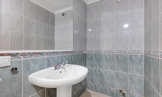 Resale - Apartment / flat -
Torrevieja - Puerto Deportivo