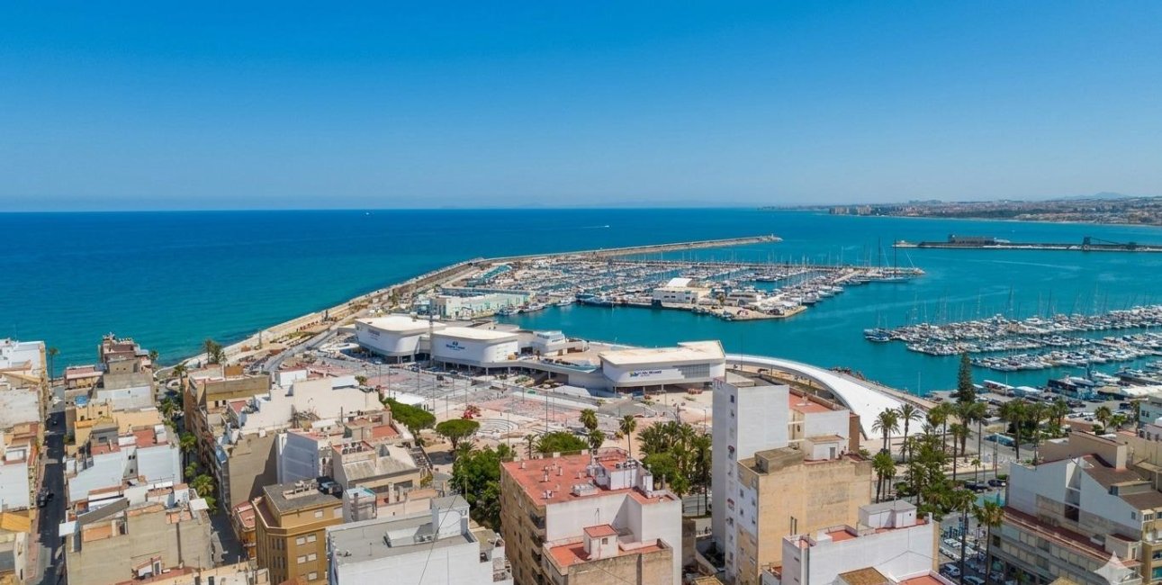Resale - Apartment / flat -
Torrevieja - Puerto Deportivo