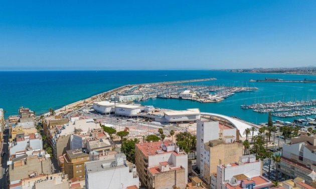 Resale - Apartment / flat -
Torrevieja - Puerto Deportivo