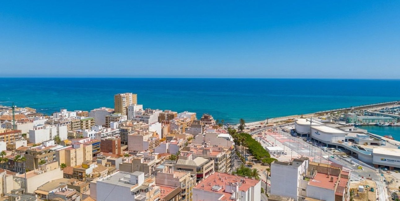 Resale - Apartment / flat -
Torrevieja - Puerto Deportivo