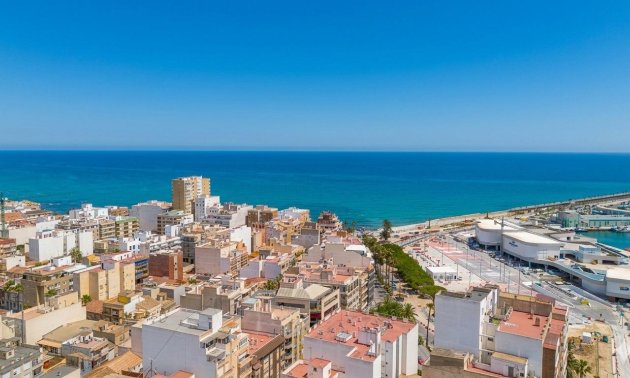 Resale - Apartment / flat -
Torrevieja - Puerto Deportivo