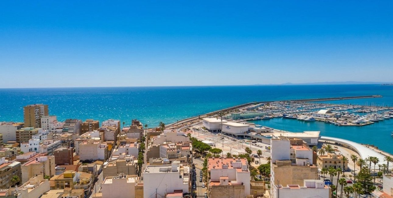 Resale - Apartment / flat -
Torrevieja - Puerto Deportivo