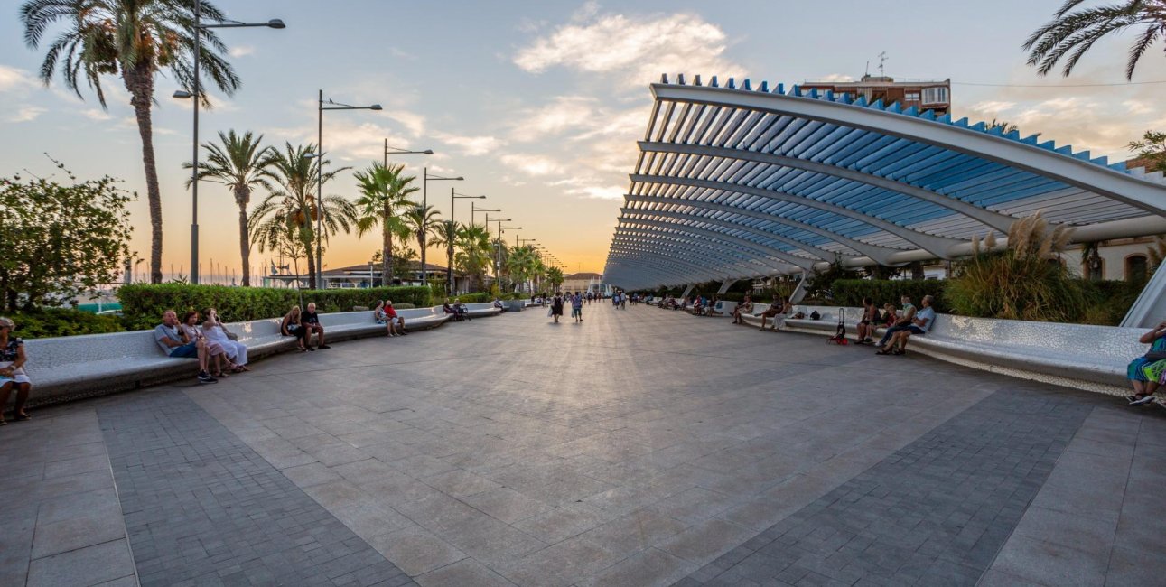 Resale - Penthouse -
Torrevieja - Estacion de autobuses