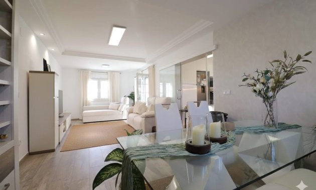Resale - Villa -
Orihuela Costa - Villamartin