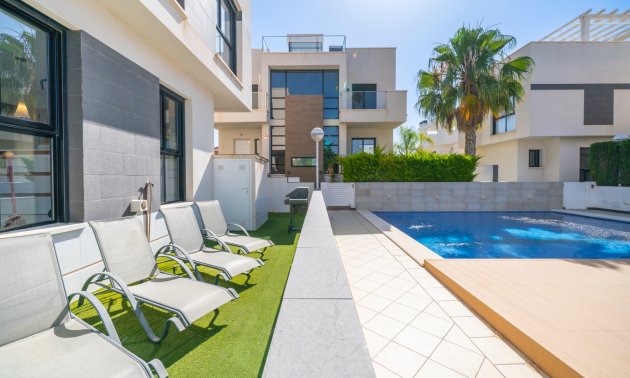 Resale - Villa -
Ciudad Quesada - La Laguna