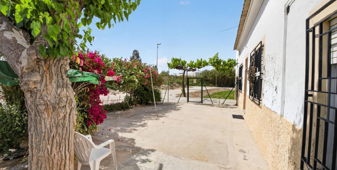 Resale - Country House -
Orihuela - Los Desamparados