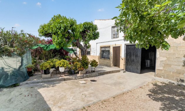 Resale - Country House -
Orihuela - Los Desamparados