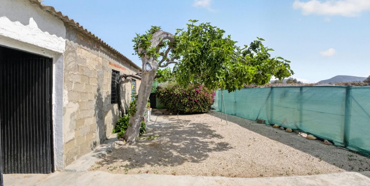 Resale - Country House -
Orihuela - Los Desamparados