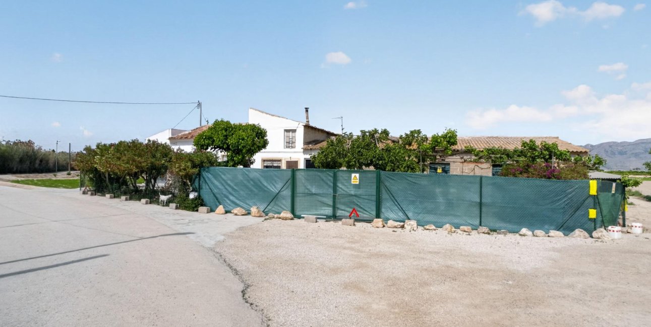 Resale - Country House -
Orihuela - Los Desamparados