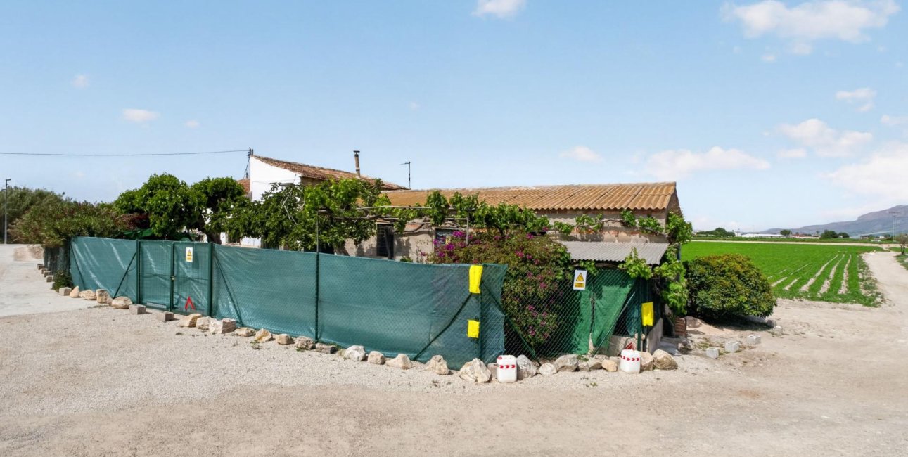 Resale - Country House -
Orihuela - Los Desamparados